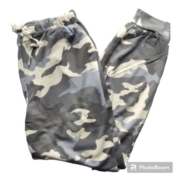 Zenana French Terry Camo Joggers/ Loungewear - Picture 2 of 5